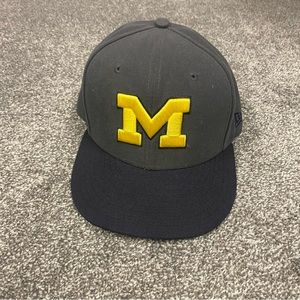 Michigan Wolverines NCAA Adult D1 New Era 59Fifty Fitted Hat 7 1/2 Vintage